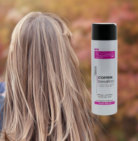 Champú con cafeína: cómo estimula el crecimiento del cabello y combate la caída